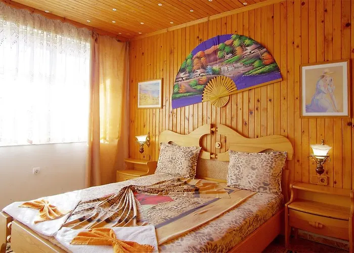 Гостьовий будинок Violeta 7 4*